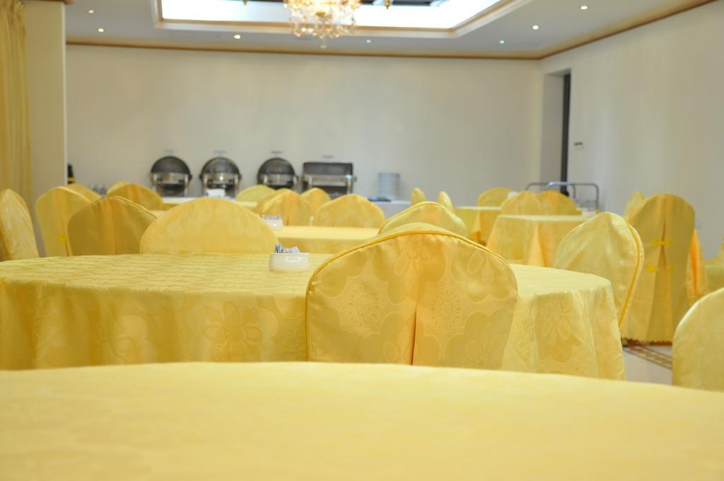 Sahara Hotel Apartments Muscat Luaran gambar