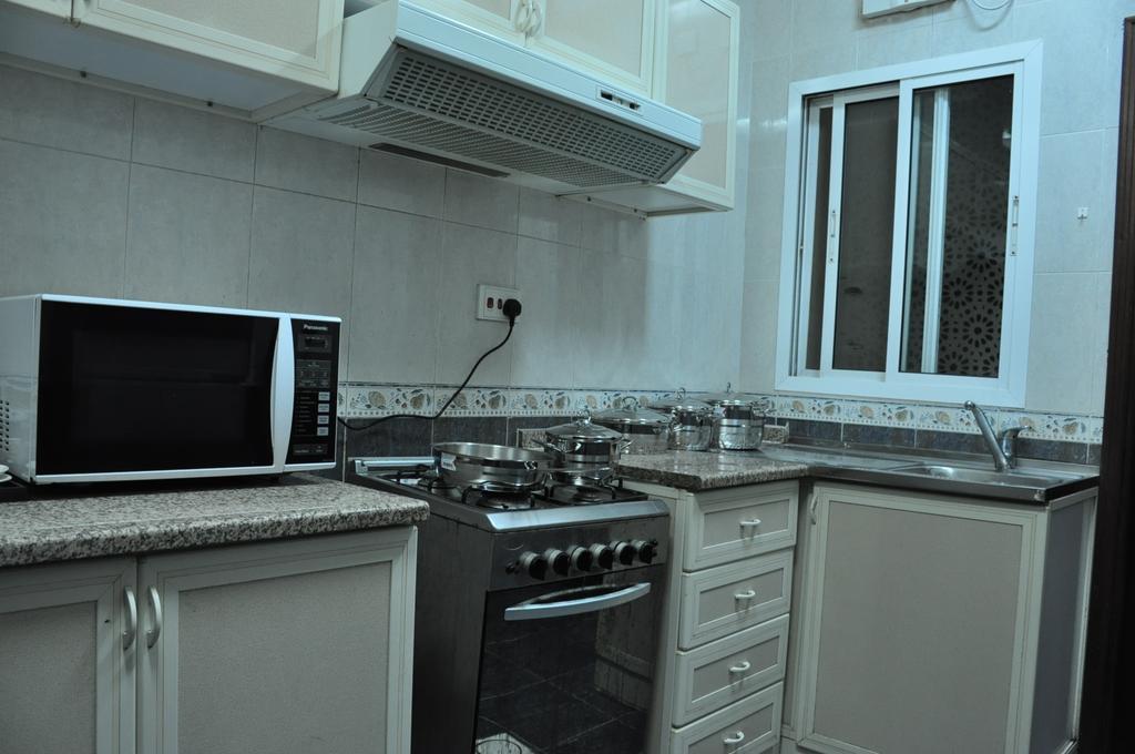 Sahara Hotel Apartments Muscat Luaran gambar