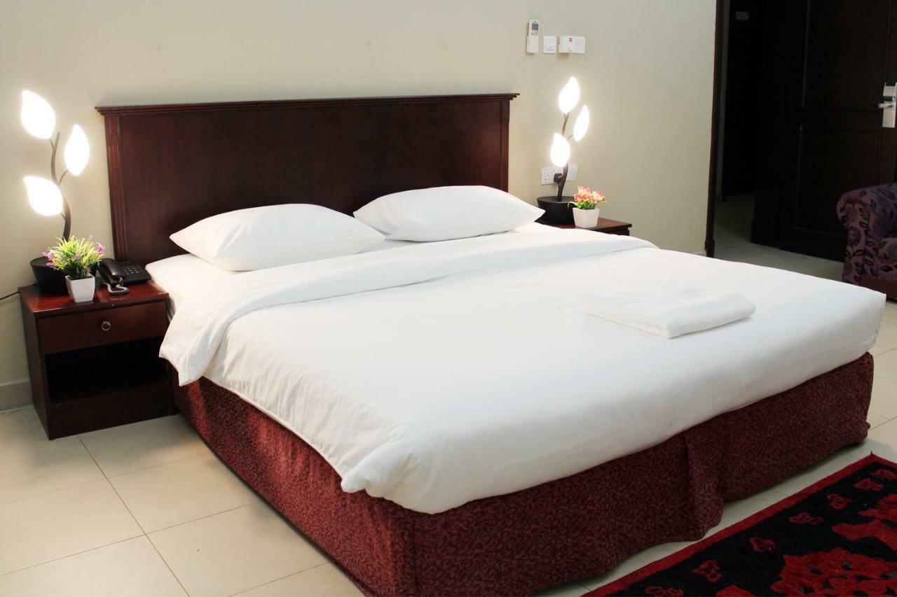 Sahara Hotel Apartments Muscat Luaran gambar